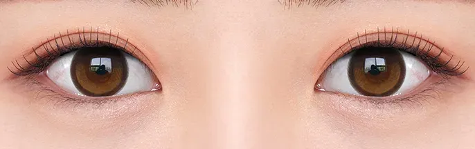 OLENS Big Glowy Hazel - 13.6mm 放大版琥珀榛果色，NewJeans 代言的人氣水光隱形眼鏡