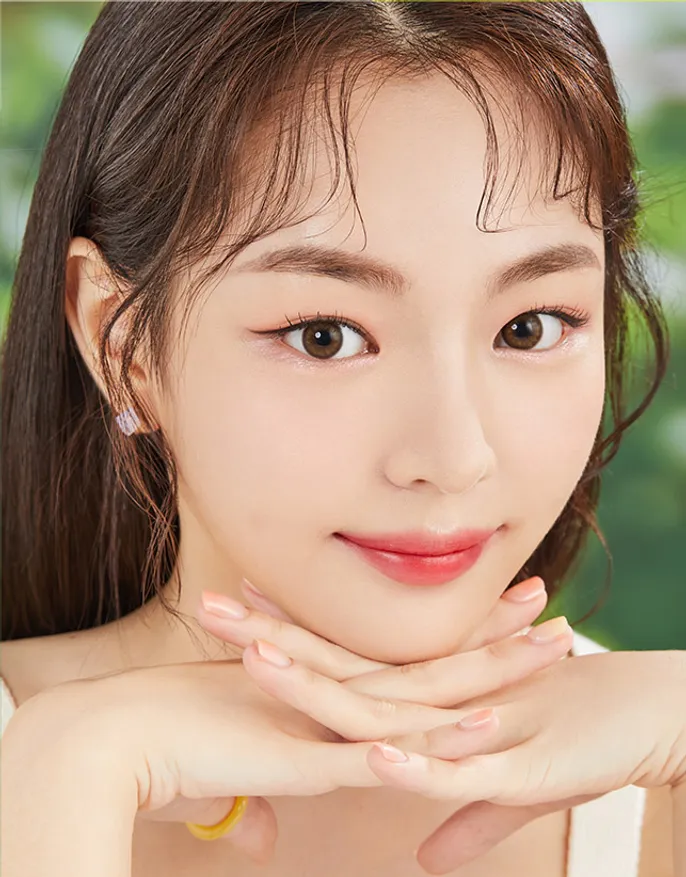 OLENS Eyeteen Brown 實戴展示 - 針對亞洲深色虹膜開發的高發色琥珀色調