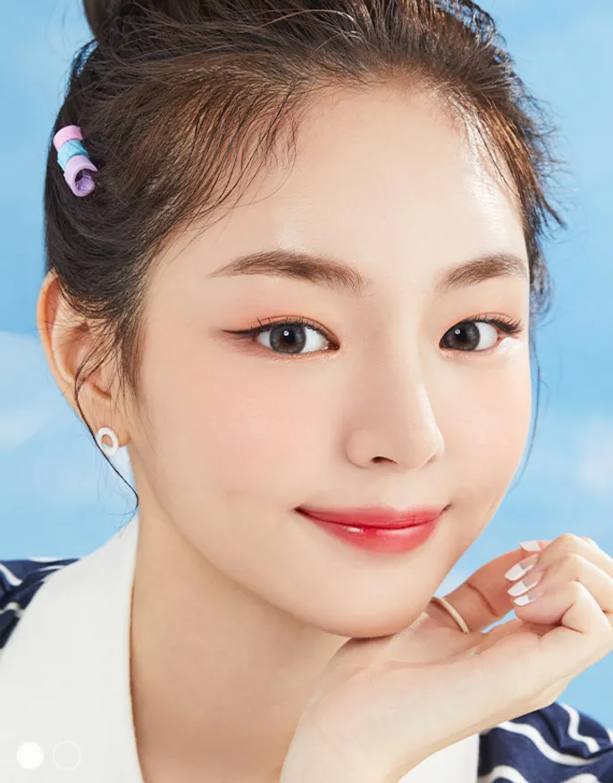 OLENS Eyeteen Gray 實戴展示 - 專為深色瞳孔設計的高顯色配方