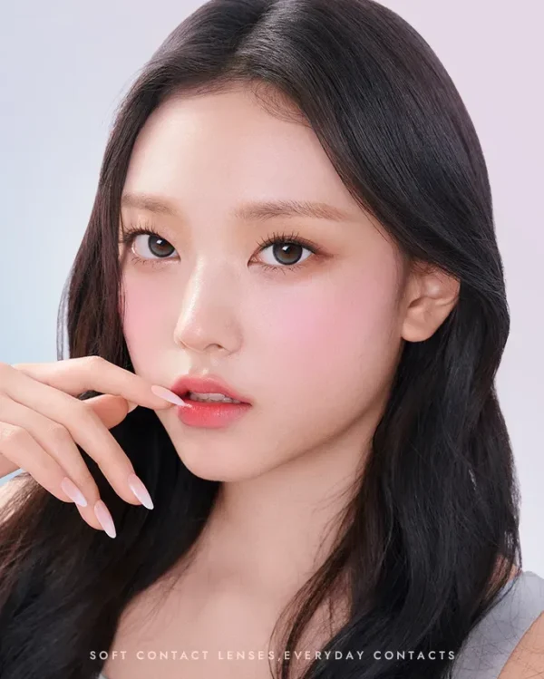 OLENS-冰晶冷灰隱形眼鏡-對稱顯白冷灰色調搭配立體高光效果