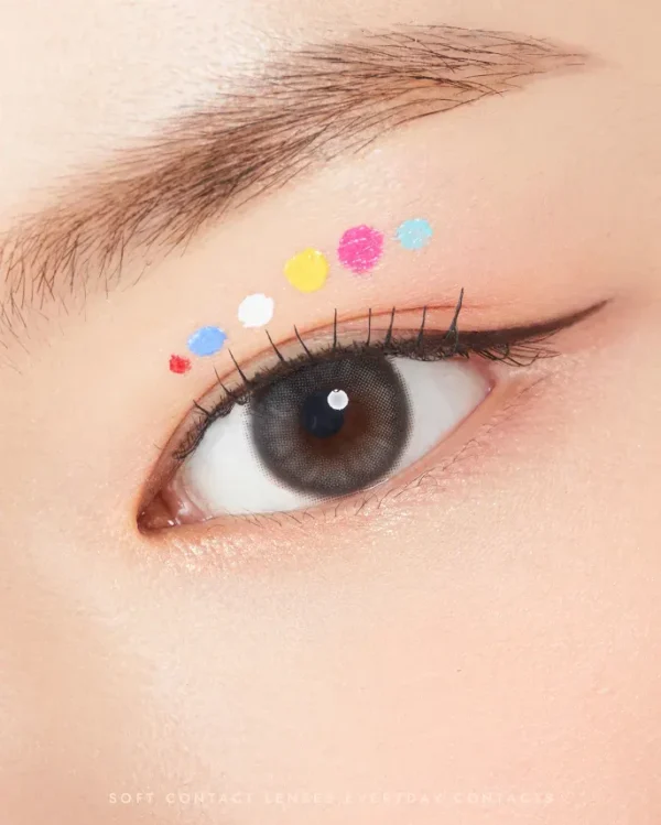 OLENS-Eyeteen-Gray-冷豔冰灰-改變瞳色不放大眼神效果展示