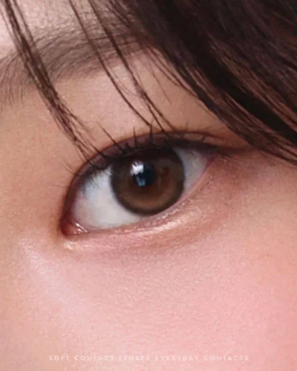 OLENS-Glowy-Natural-Mocha-13.0mm-自然月牙高光設計與摩卡暖棕配色特寫