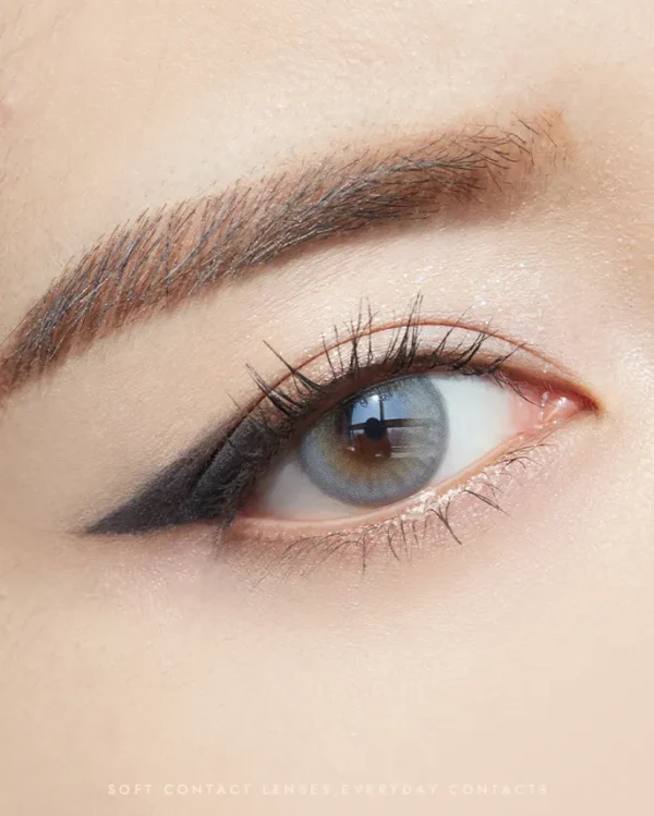 Olens-Russian-Smoky-1Day-Gray-俄羅斯煙燻灰-模特兒妝容搭配