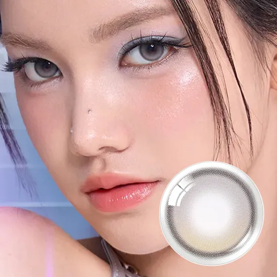 OLENS Muse 1day Shine Gray 鏡片特寫：細緻的放射狀灰色紋路，展現清透水光感