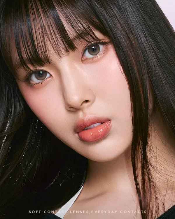 韓系輕歐美風格美瞳推薦:OLENS Muse Shine Brown 月拋,適合追求精緻水光妝容的日常穿搭。